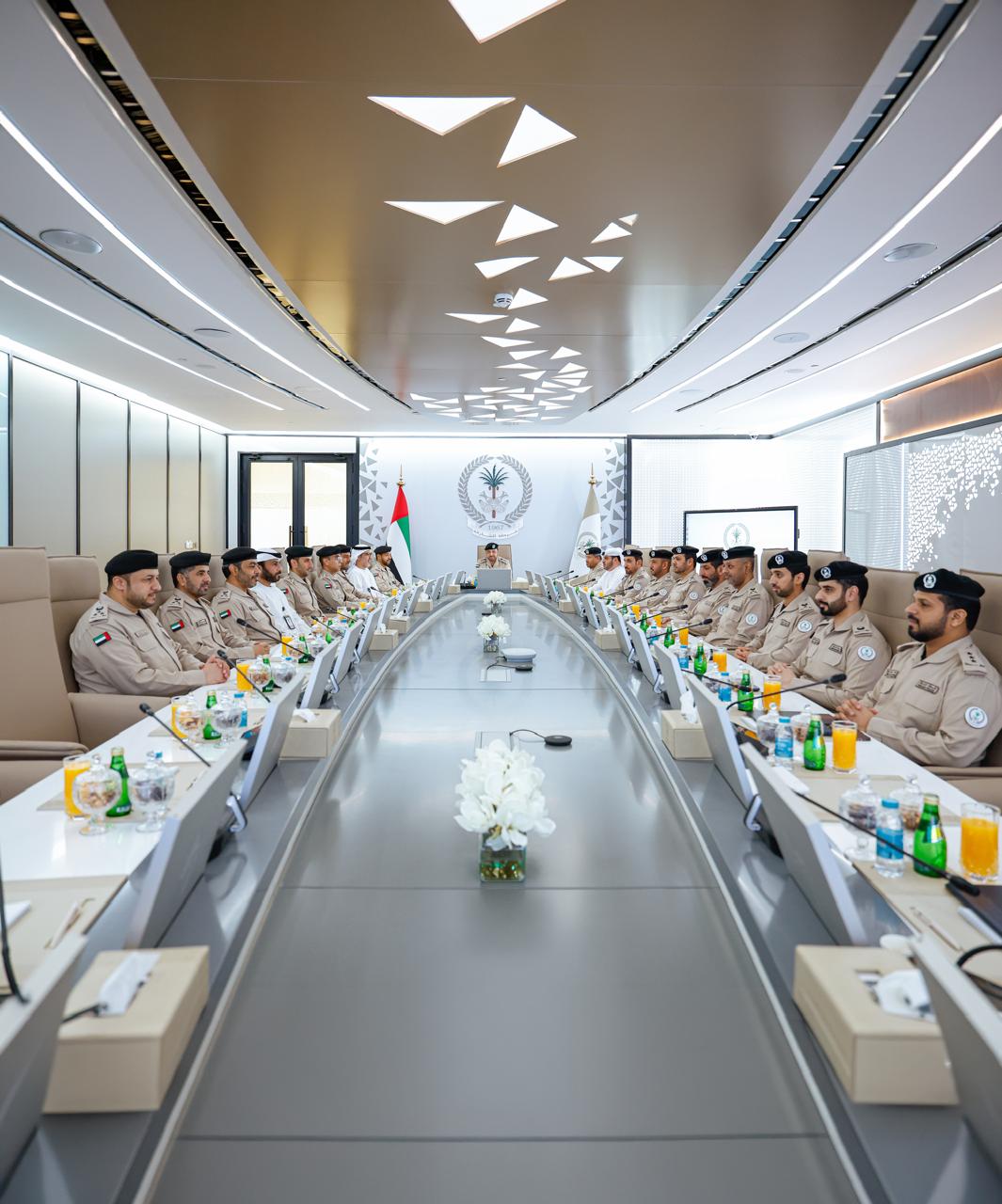 مجلس القيادة العليا بشرطة الشارقة يستعرض مستجدات المشاريع التطويرية وجودة الخدمات  شرطة الشارقة، 2يوليو 2026